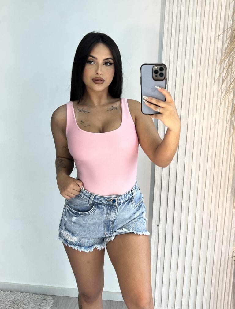 body carlinha rosa bb