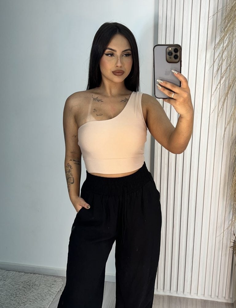 cropped bia nude