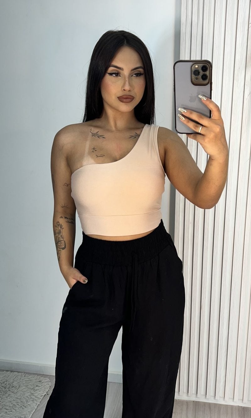 cropped bia nude