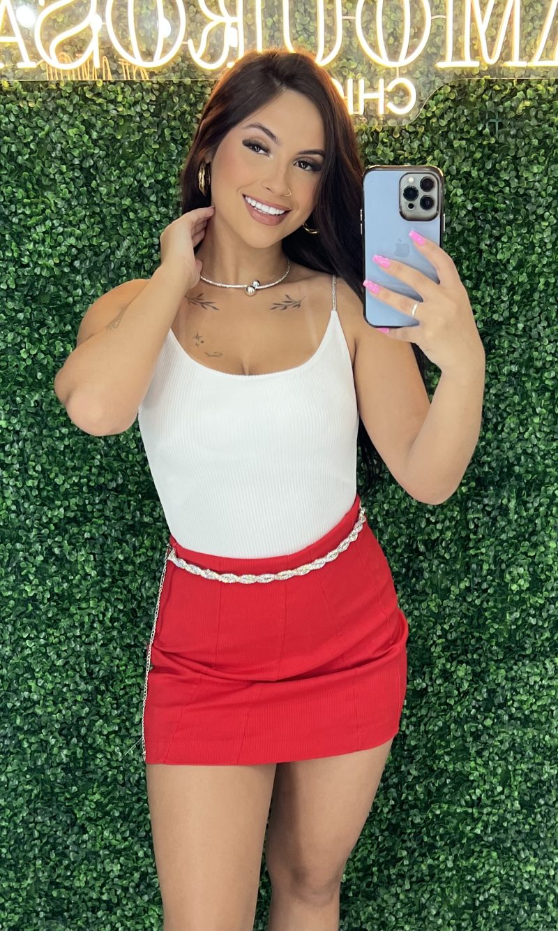 saia com short neca vermelho