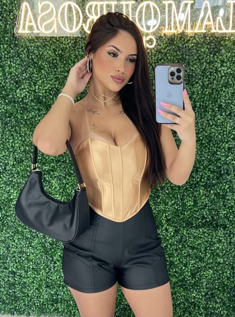 cropped liz dourado