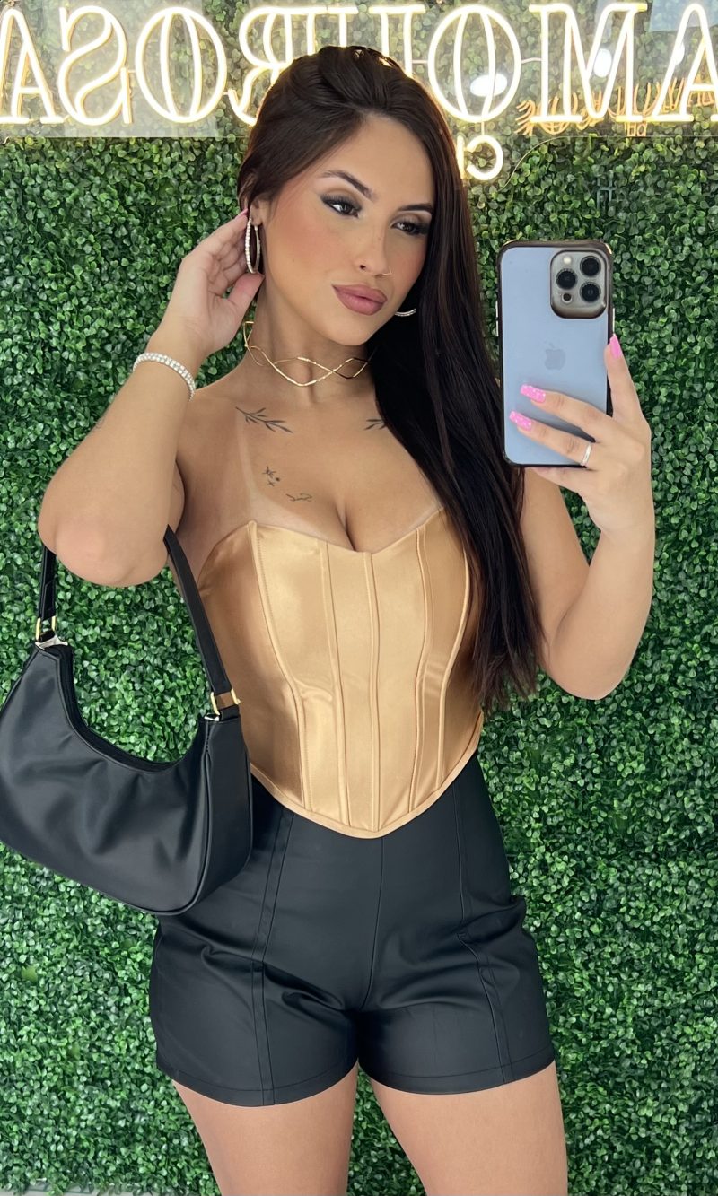 cropped liz dourado