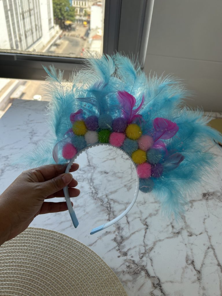 tiara pompom tiara pompom