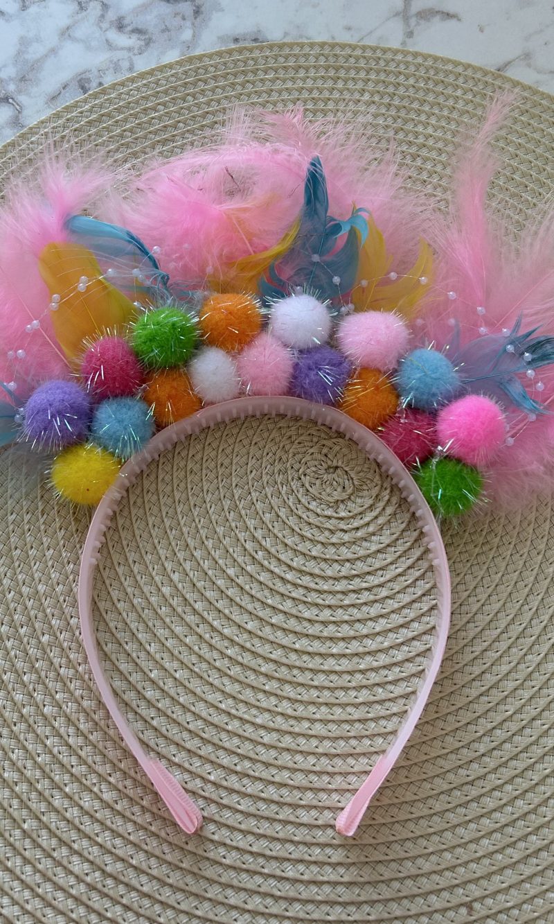 tiara pompom
