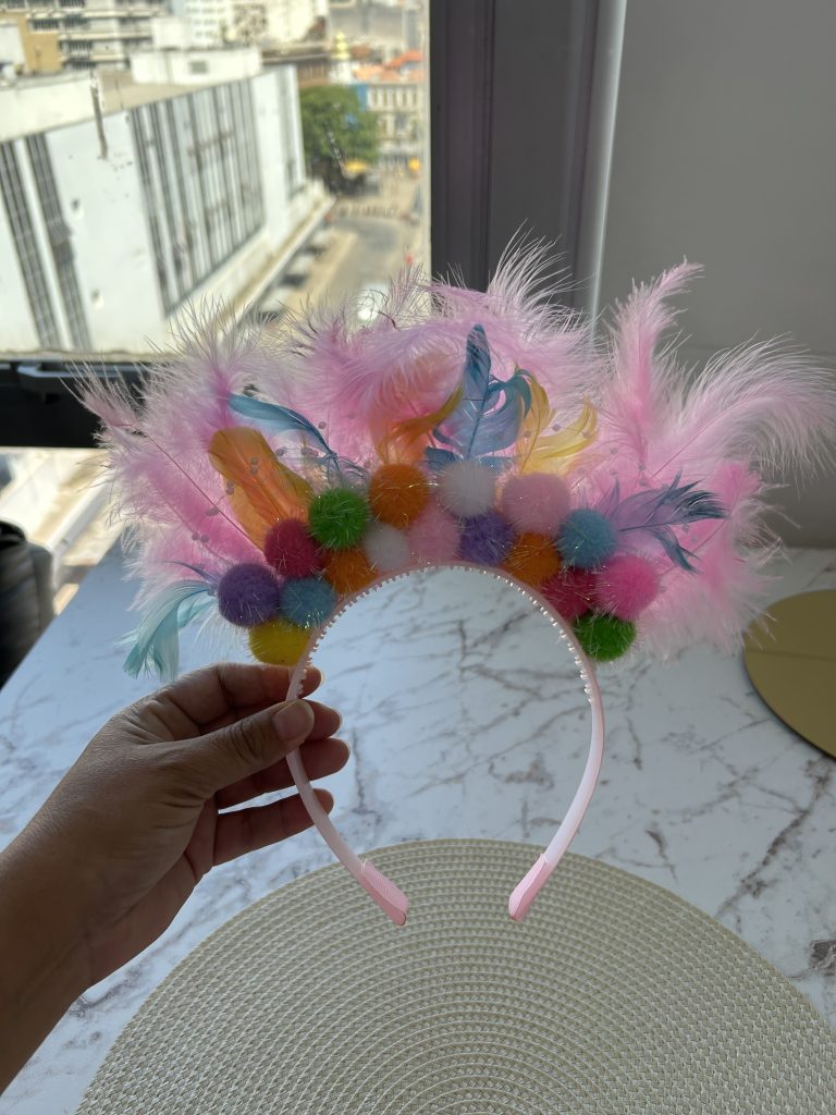 tiara pompom tiara pompom