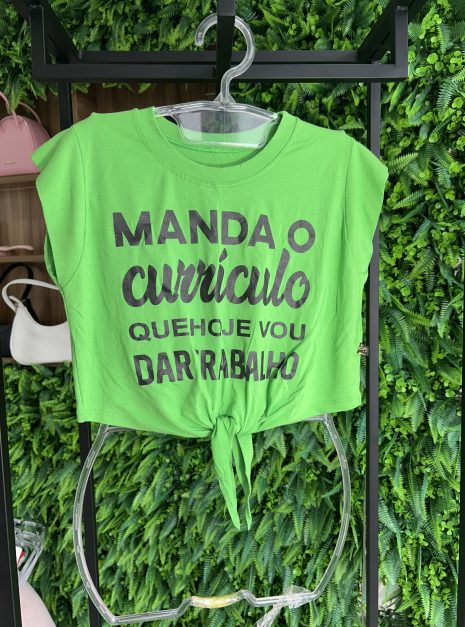 cropped manda o currículo verde