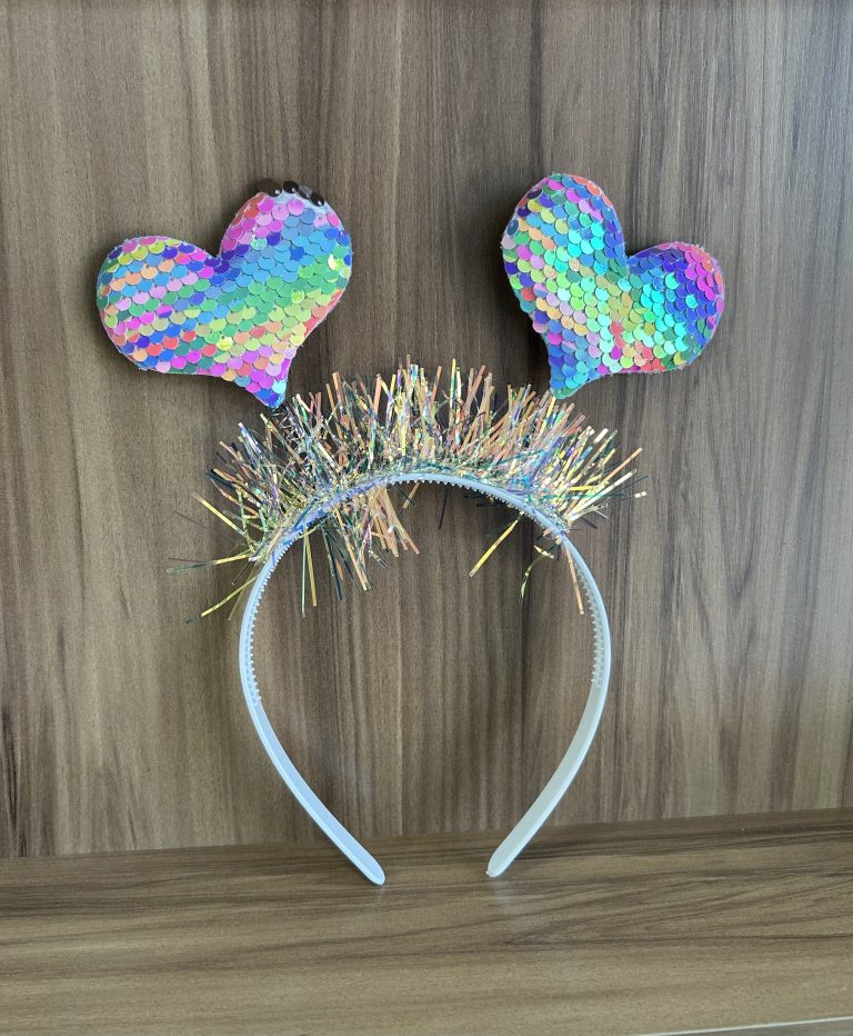 tiara paetê coração