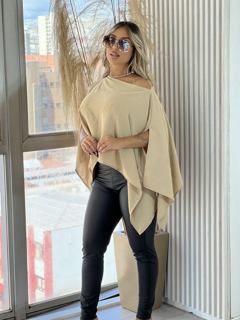 blusa capa com top bege blusa capa com top bege