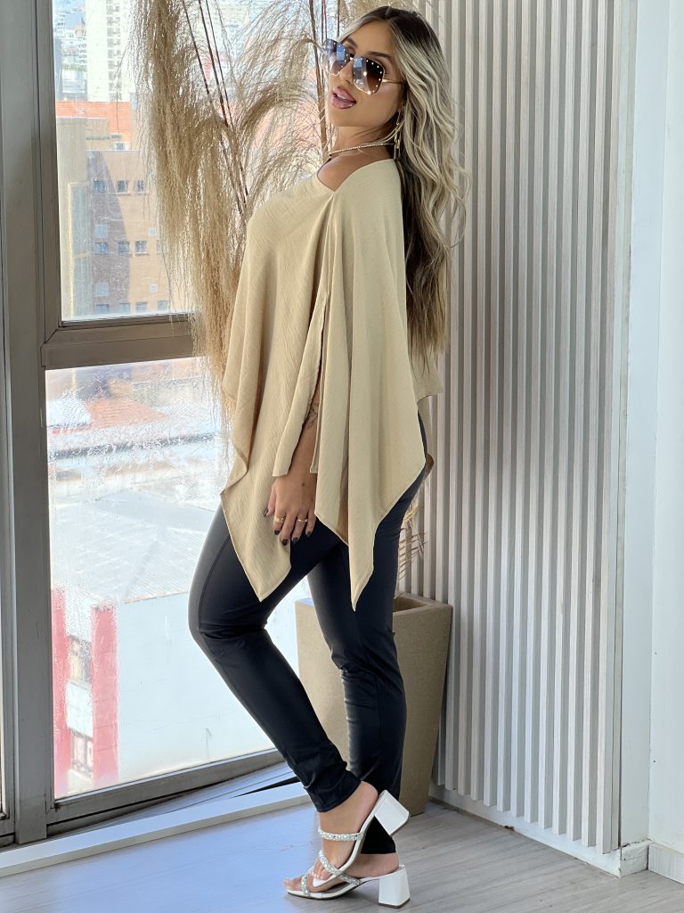 blusa capa com top bege blusa capa com top bege