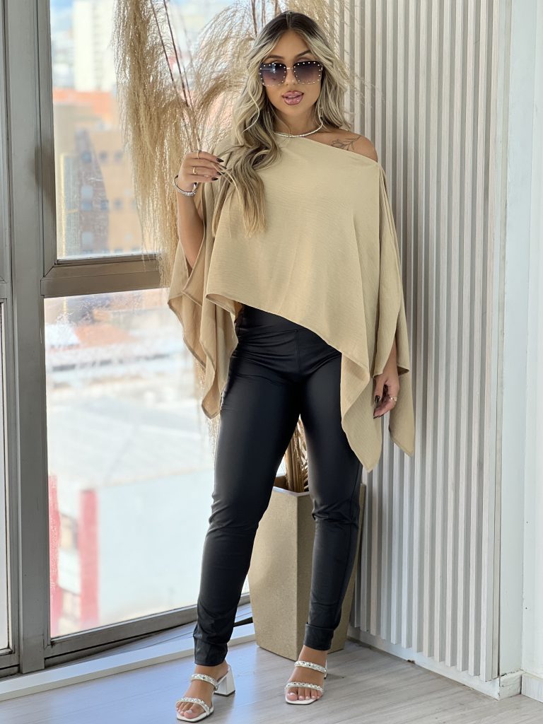 blusa capa com top bege blusa capa com top bege