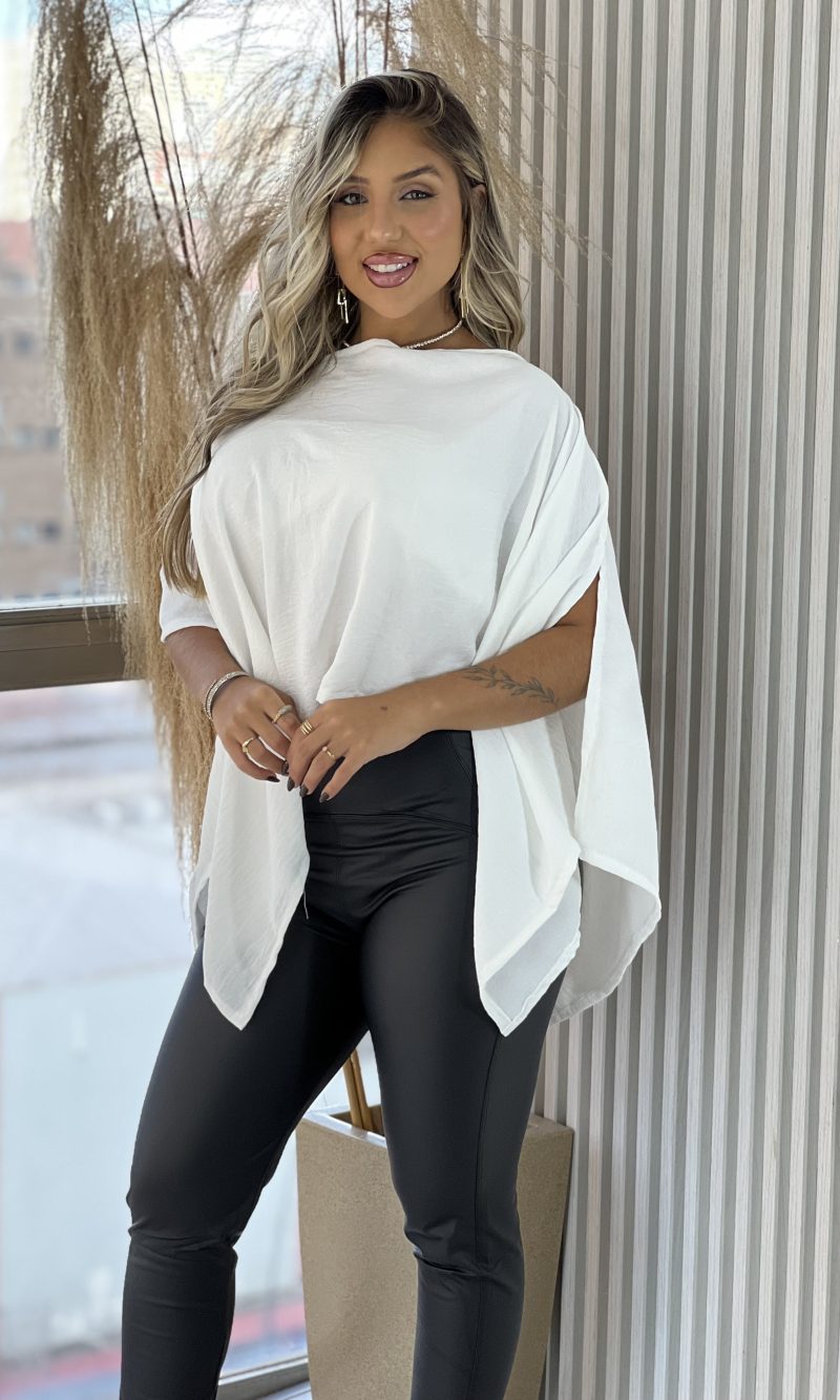 blusa capa com top branco blusa capa com top branco