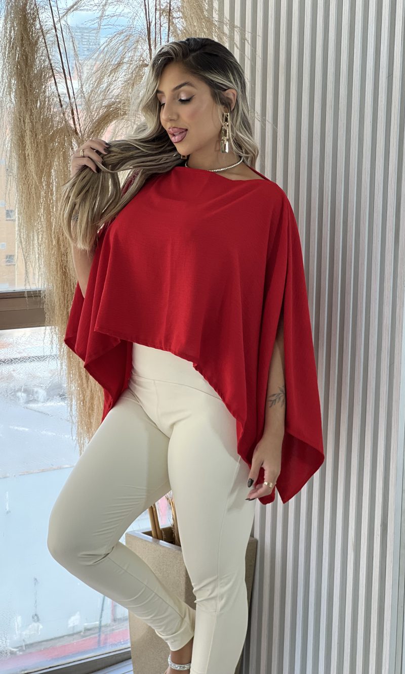 blusa capa com top vermelho