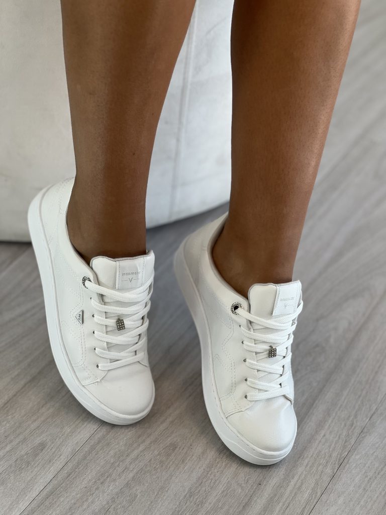 tênis branco com detalhes strass via marte 220 003 03 tênis branco com detalhes strass via marte 220 003 03