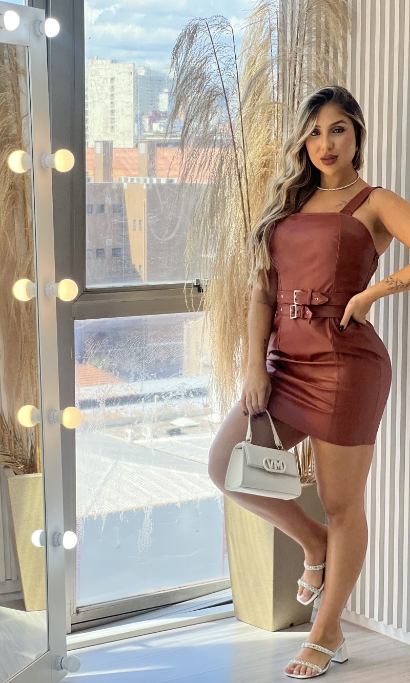 vestido courino debby marrom vestido courino debby marrom