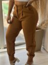 calça alfaiataria marta caramelo