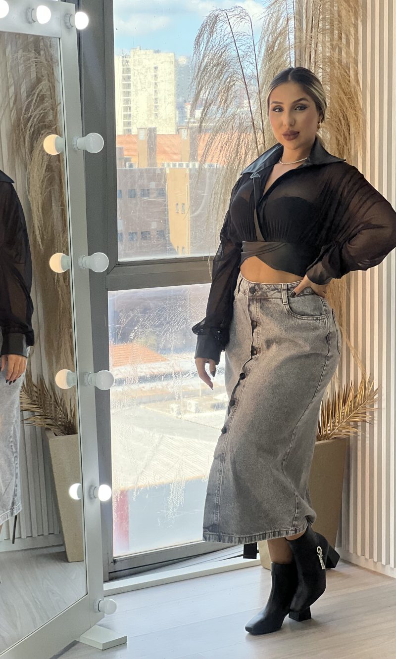 cropped manga longa paris preto cropped manga longa paris preto