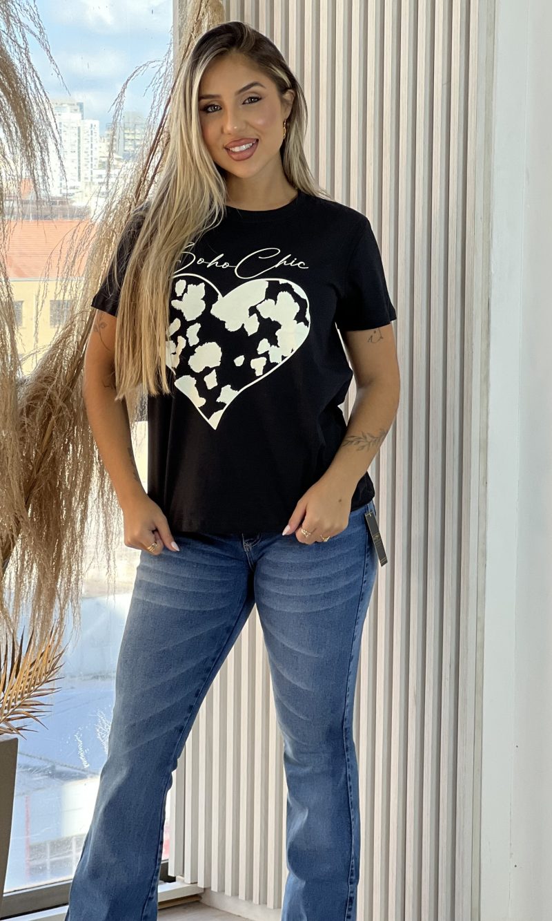 t shirt coração preto