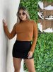 cropped manga longa tuane caramelo