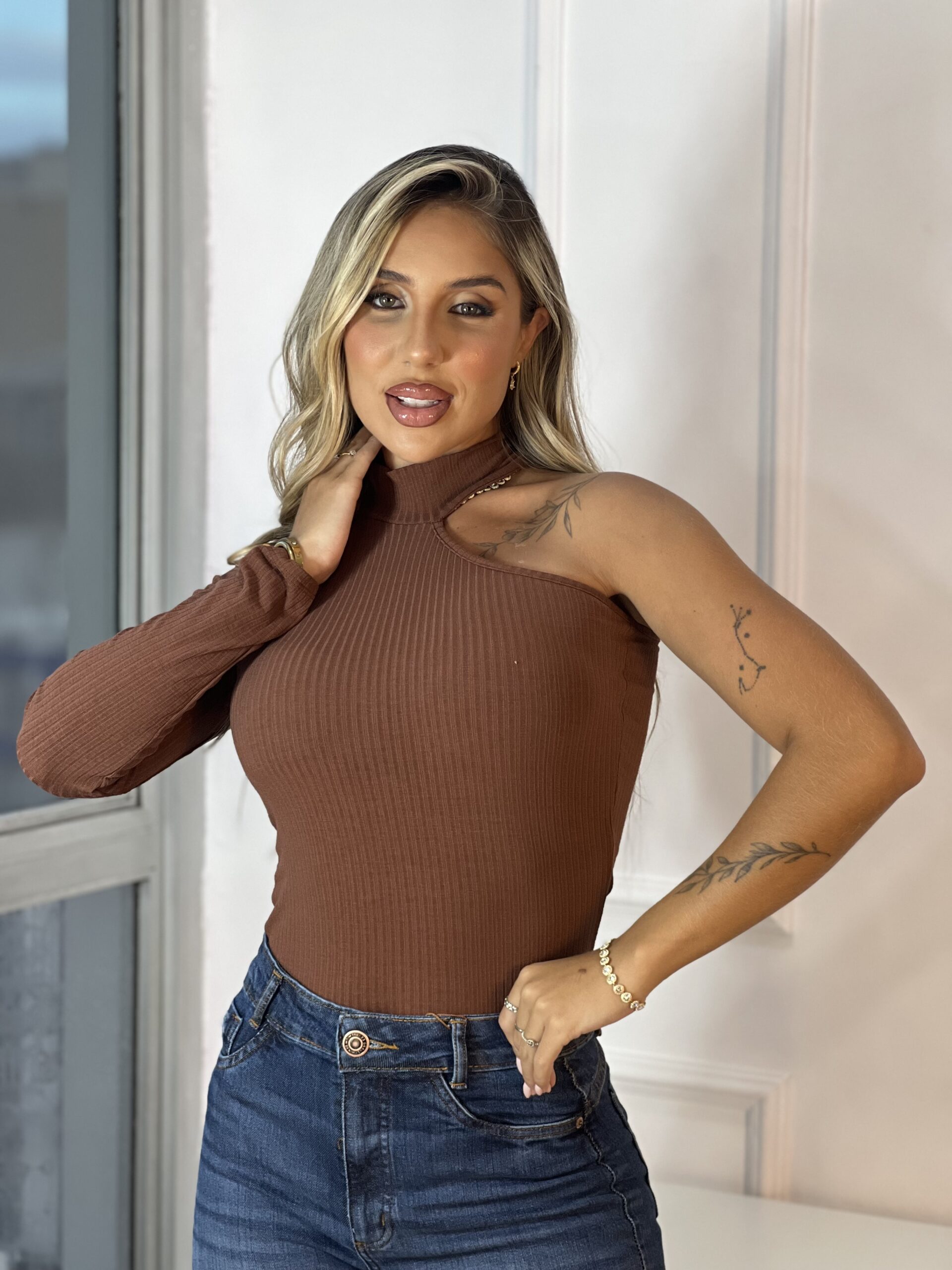 body manga longa dani marrom body manga longa dani marrom