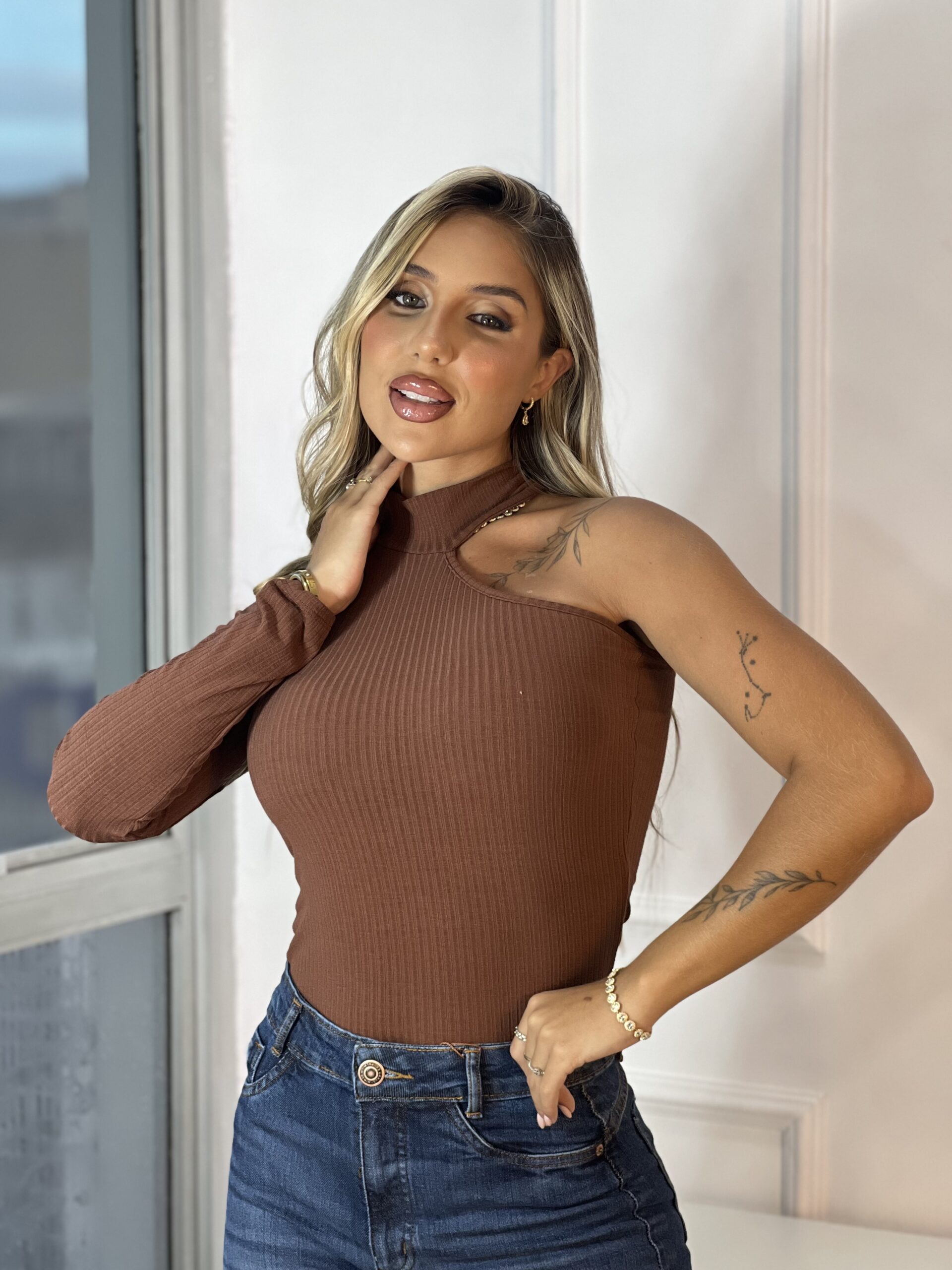 body manga longa dani marrom body manga longa dani marrom