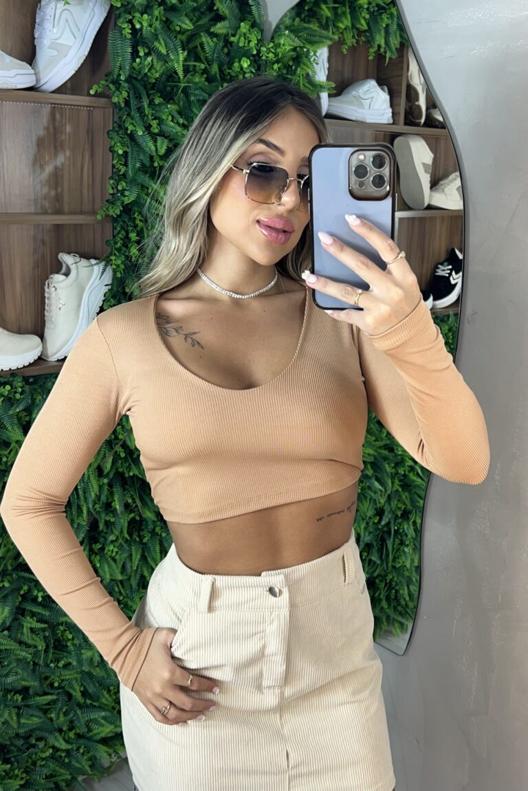 cropped manga longa ema bege cropped manga longa ema bege