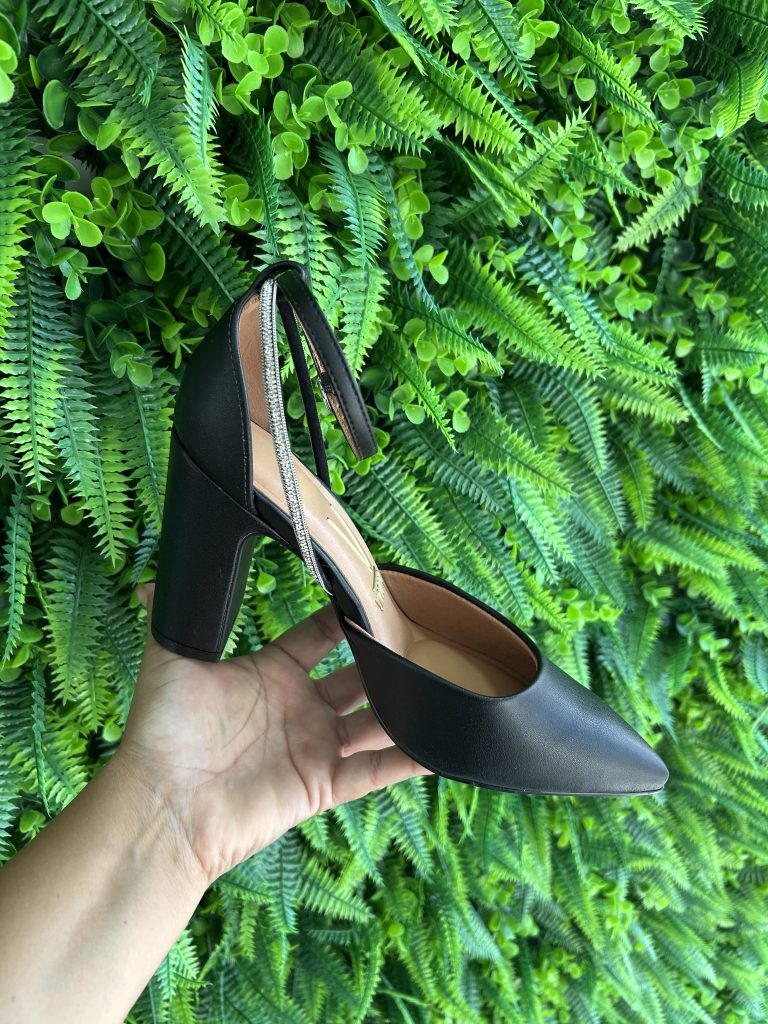 sapato scarpin salto bloco preto vizzano 1285.449