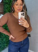 blusa gola v canelada flanelada marrom