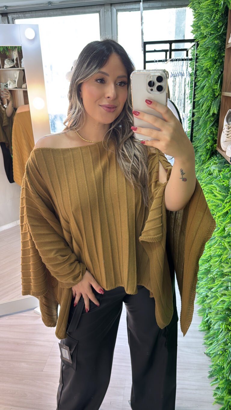 blusa capa tricô bege
