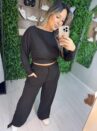 conjunto preto