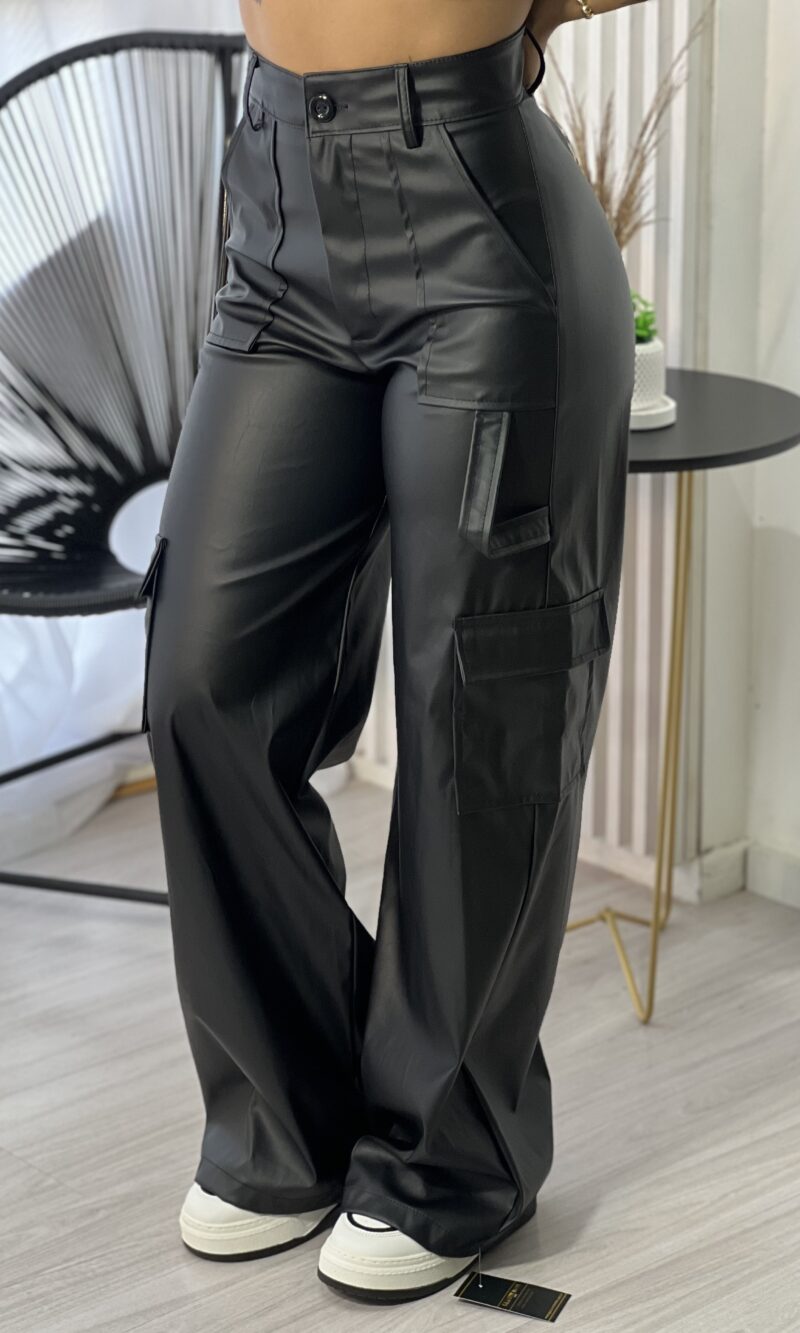 calca pantalona courino naty preto