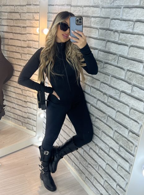 macacão gringa sasha preto
