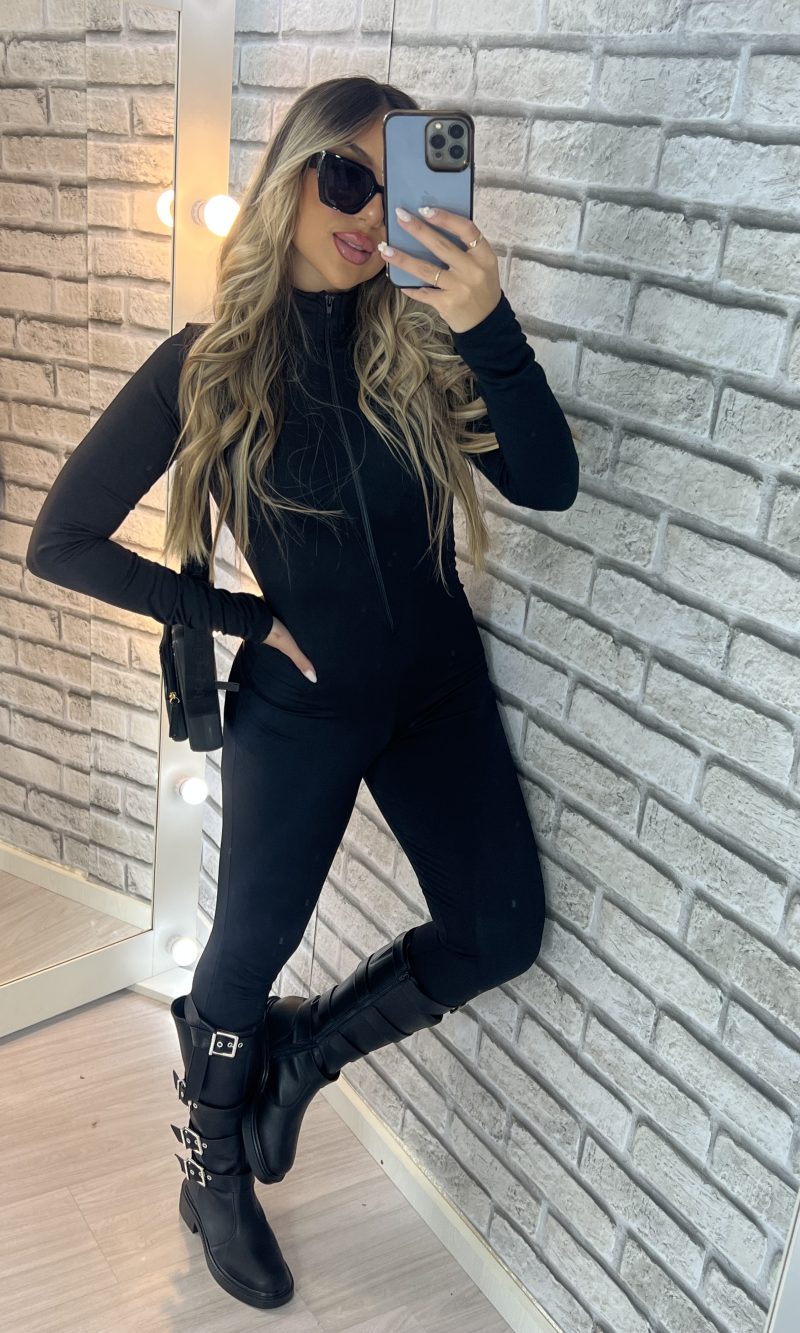 macacão gringa sasha preto