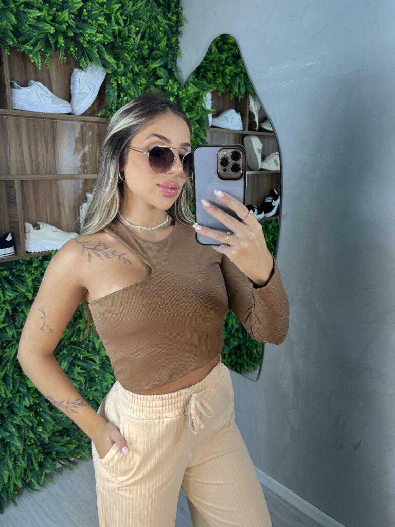 cropped manga longa cloe marrom