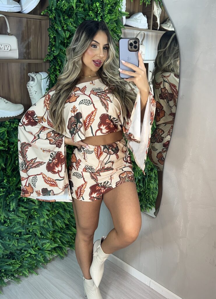conjunto celeste bege