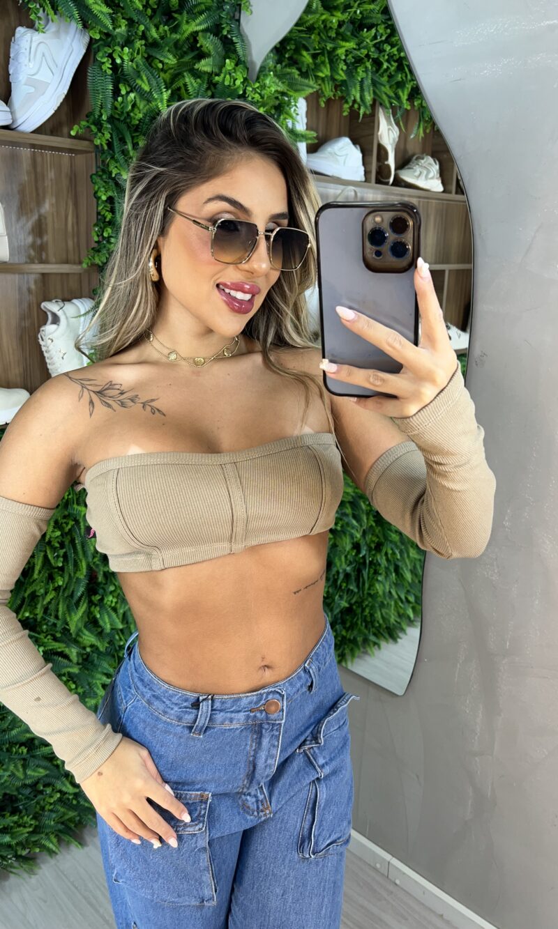 cropped mariana bege