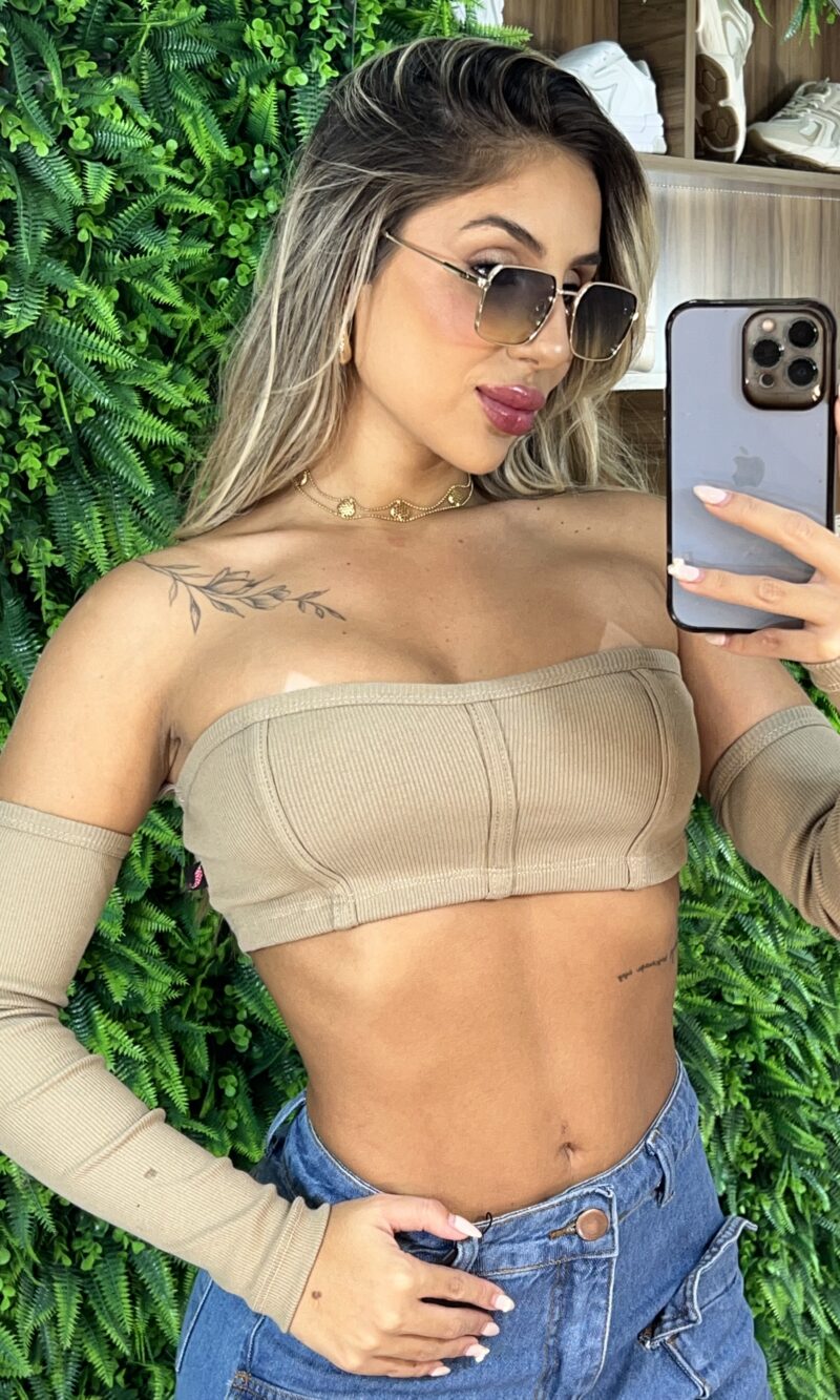 cropped mariana bege