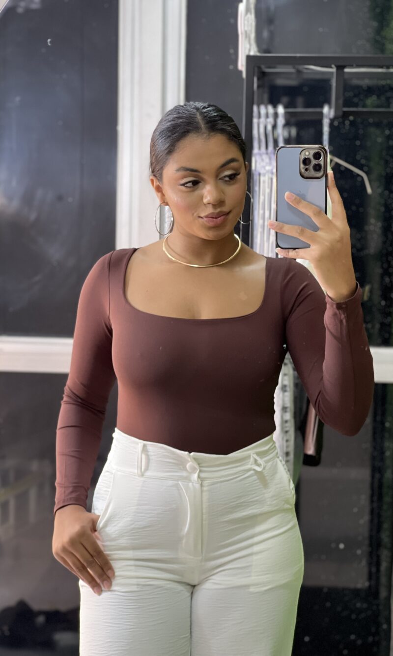 body manga longa sabrina marrom
