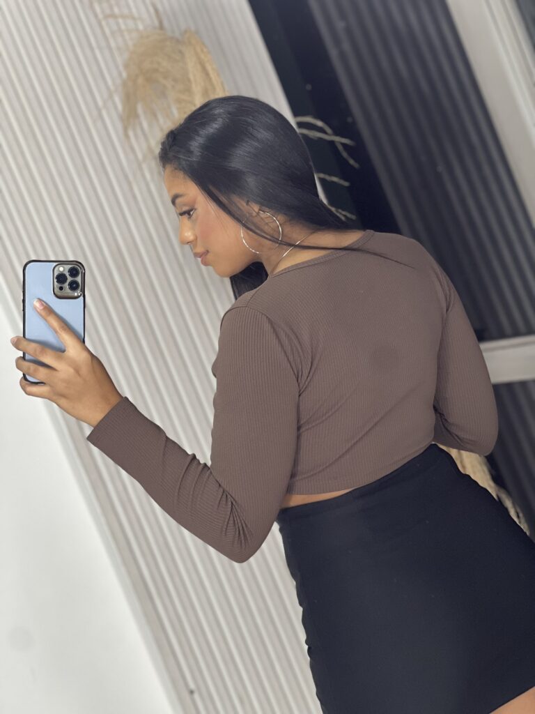 cropped manga longa lunely marrom cropped manga longa lunely marrom