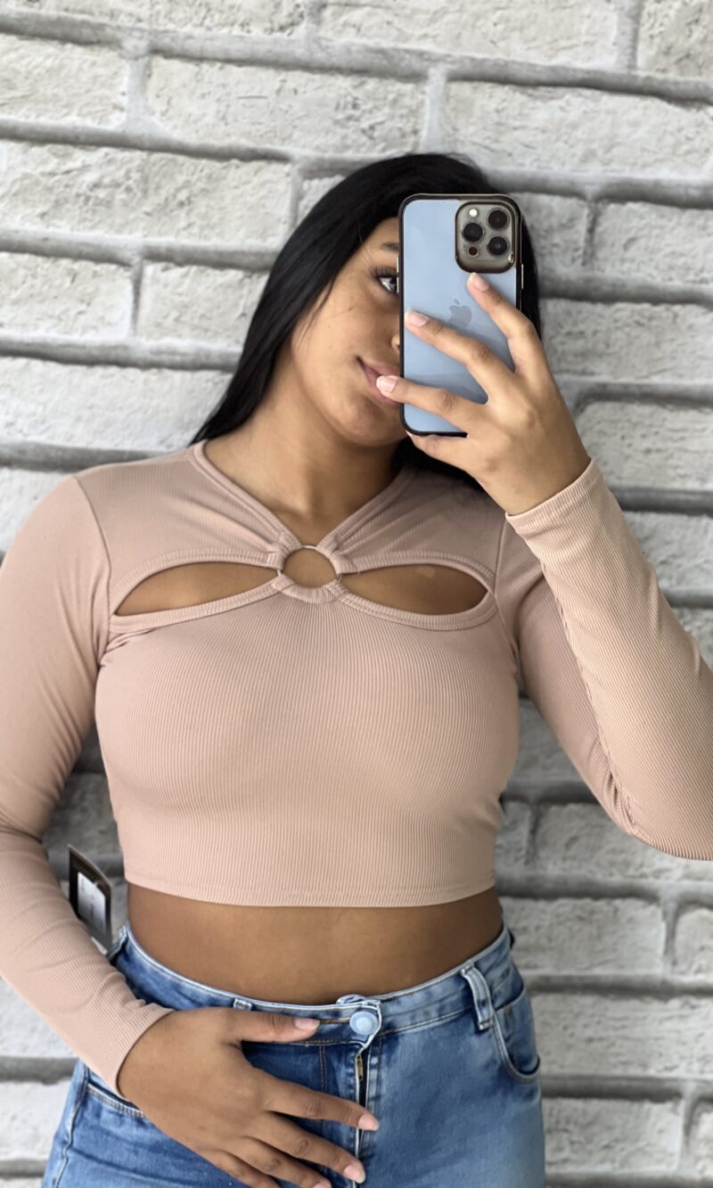 cropped manga longa ju nude