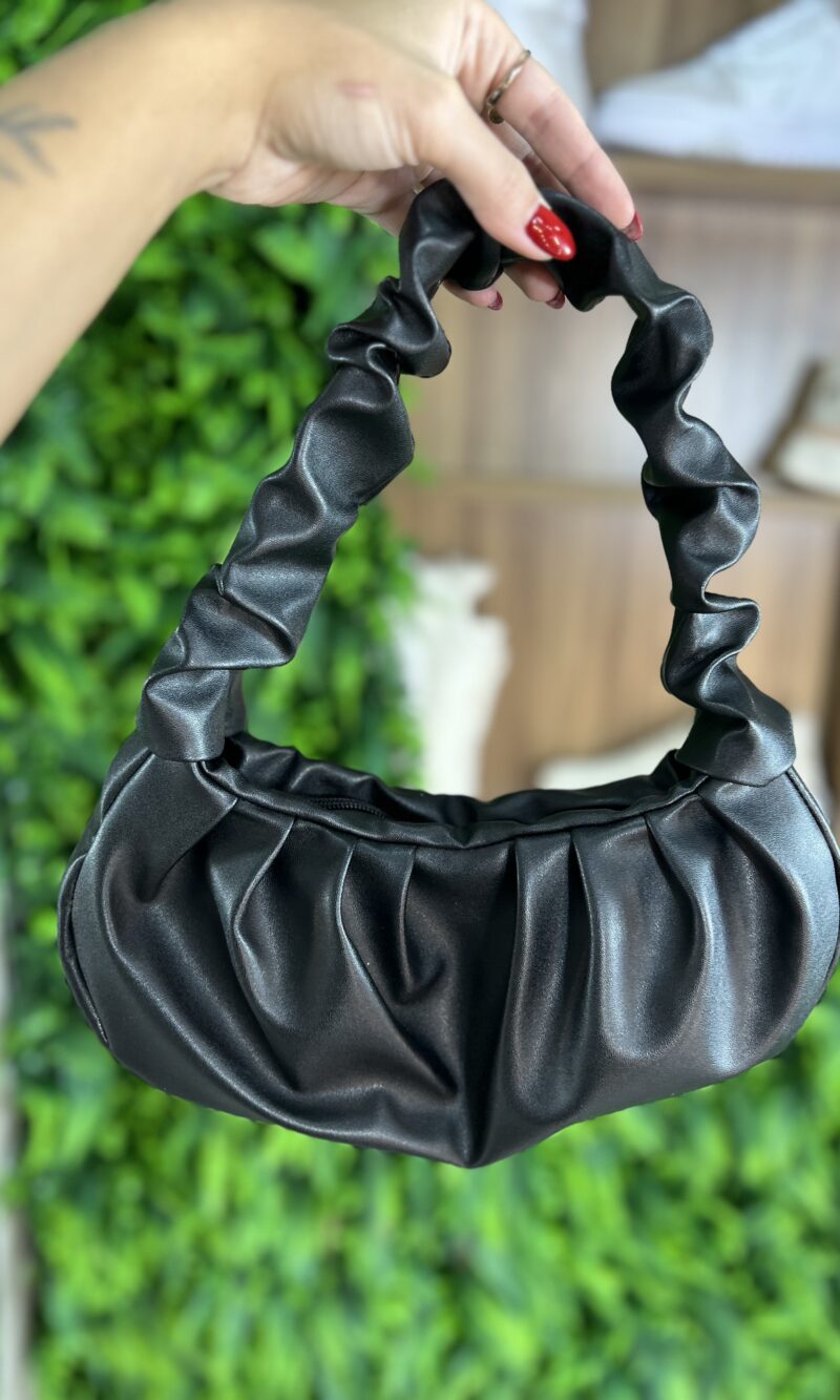 bolsa rihanna preto