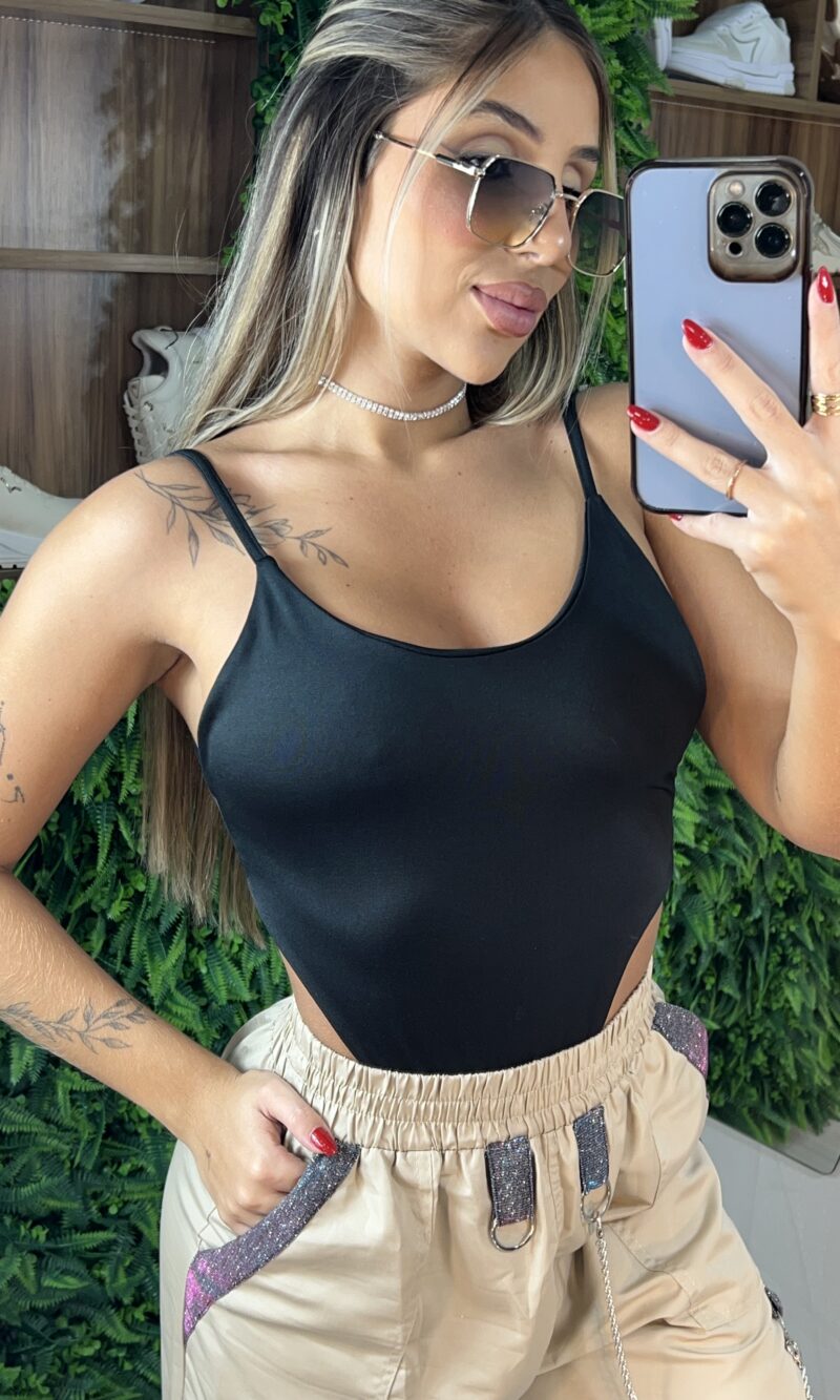 body cavado magda preto