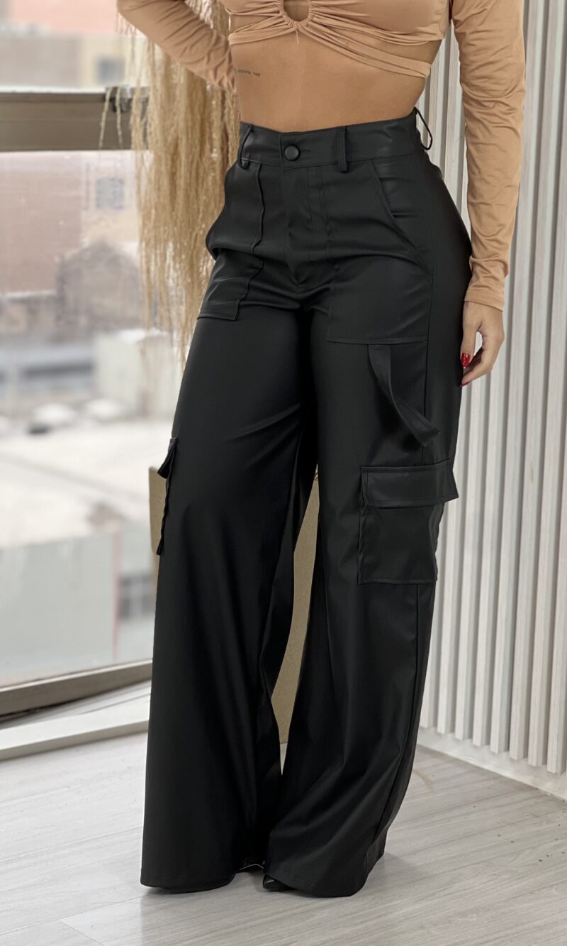 calça pantalona courino naty preto