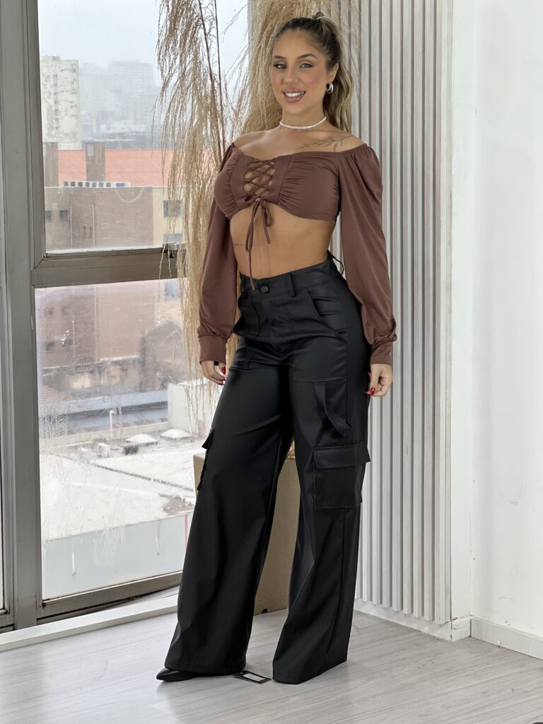 cropped manga longa estela marrom cropped manga longa estela marrom