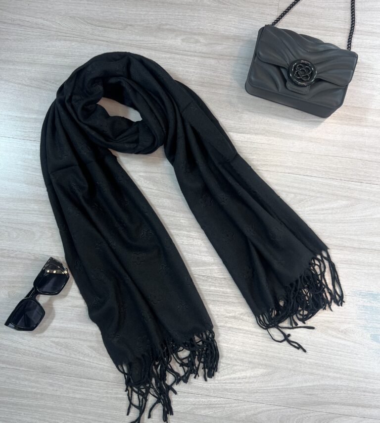 lenço flanelado florzinha preto lenço flanelado florzinha preto