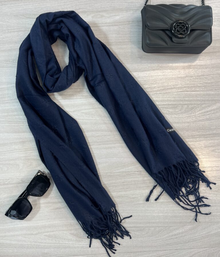 lenço flanelado florzinha azul marinho lenço flanelado florzinha azul marinho