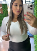 blusa gola v canelada flanelada off white