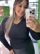 blusa gola v canelada flanelada preto
