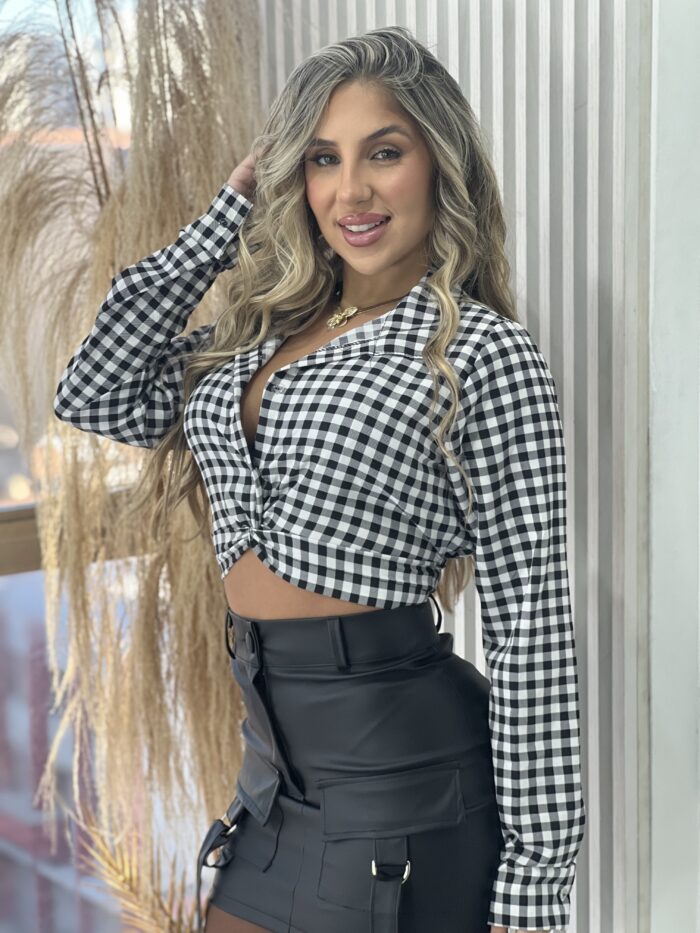 cropped manga loga joaquina xadrez preto cropped manga loga joaquina xadrez preto