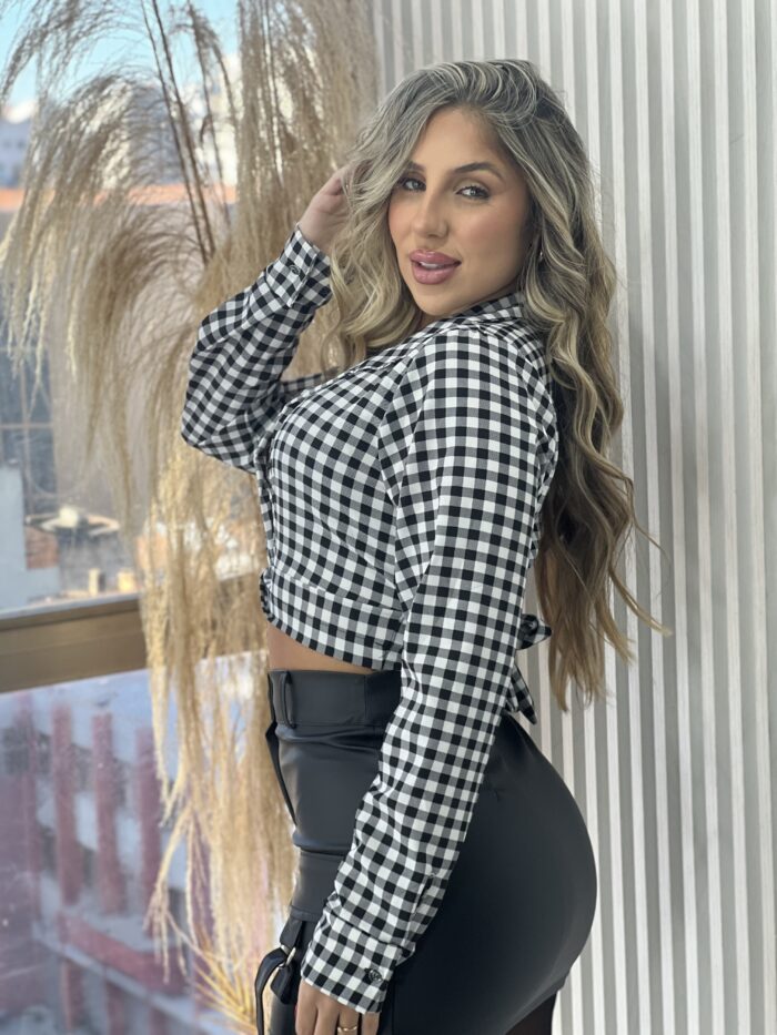 cropped manga loga joaquina xadrez preto cropped manga loga joaquina xadrez preto