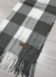 lenço flanelado xadrez cinza